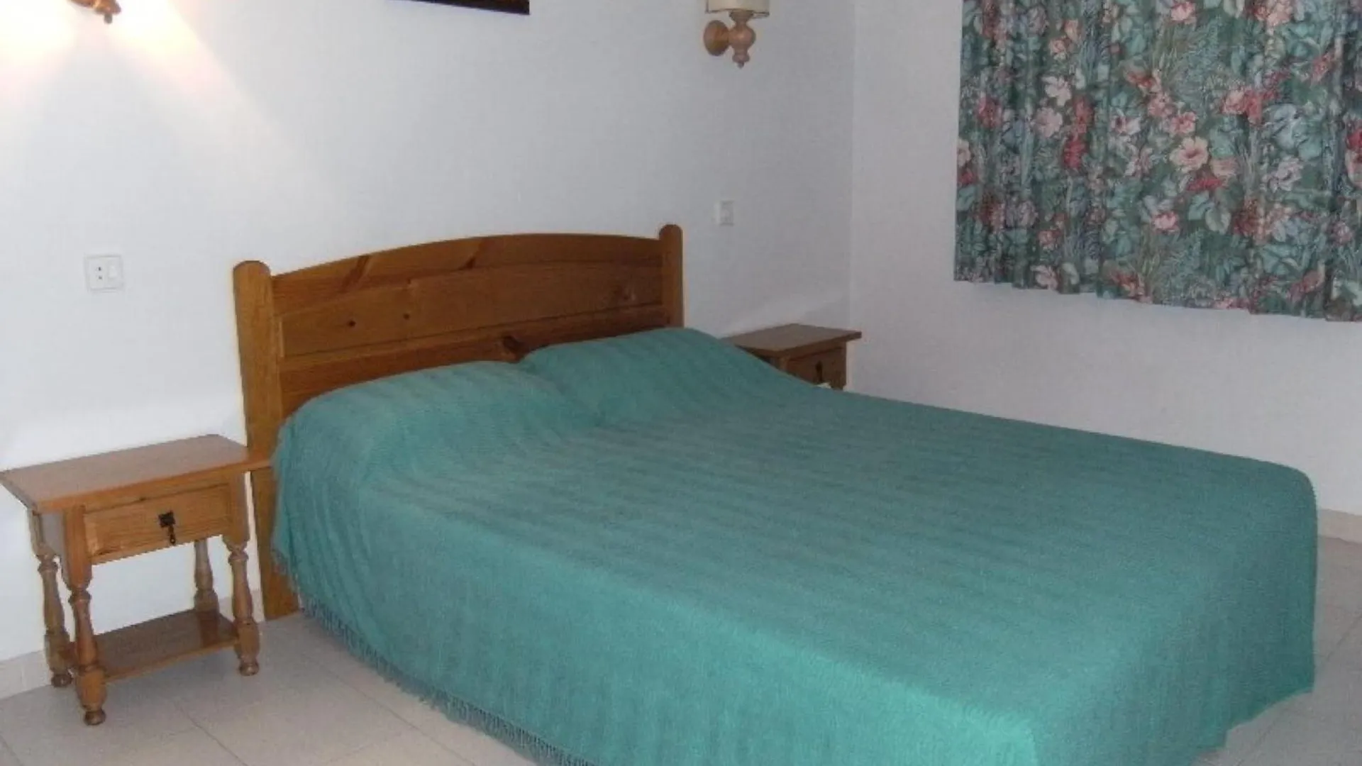 Apartamentos Cala Montgo 33 L'Escala Apartment