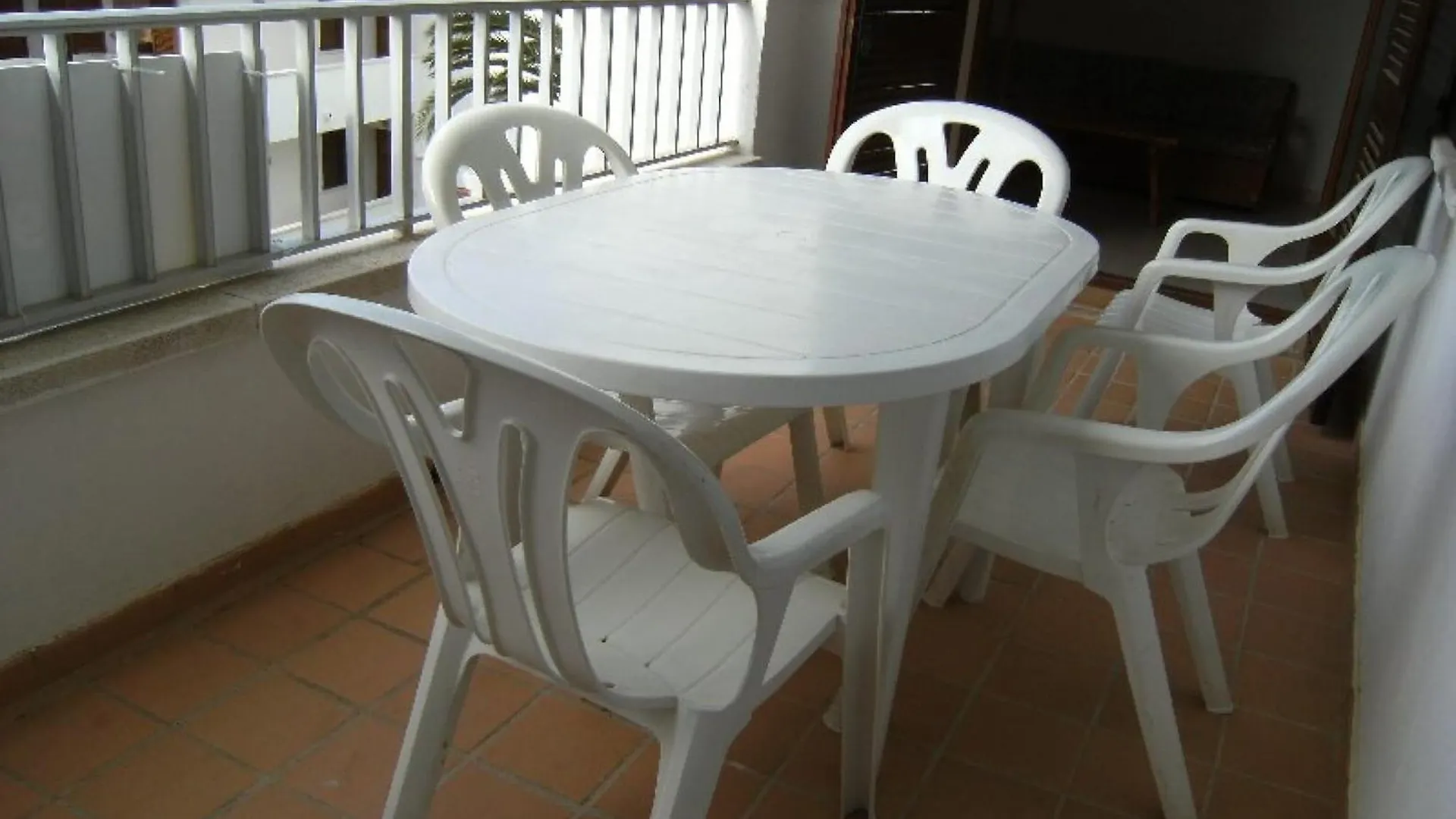 Apartamentos Cala Montgo 33 L'Escala Spain