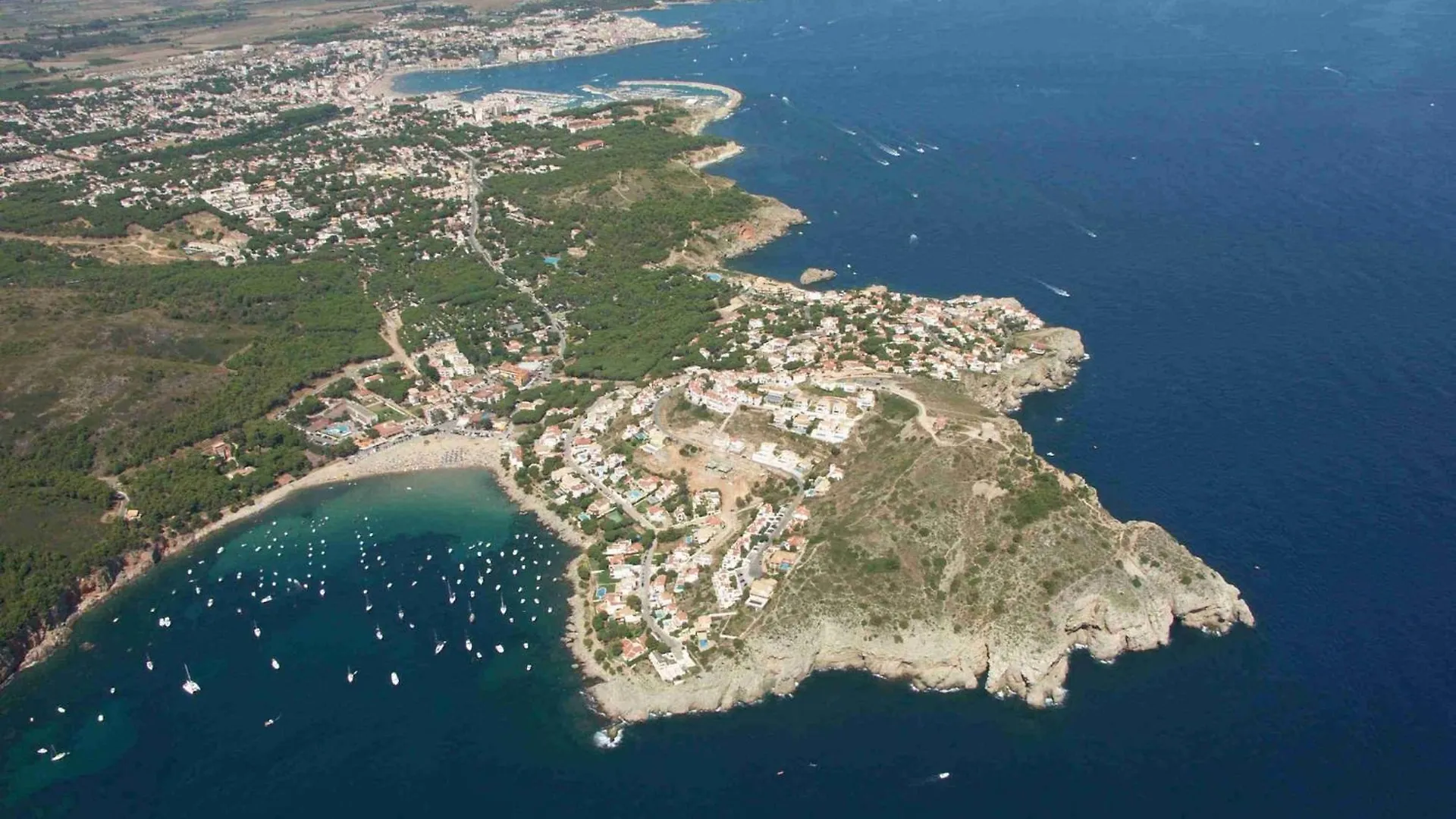 Apartamentos Cala Montgo 33 L'Escala Apartment